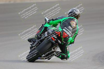 media/Dec-17-2022-SoCal Trackdays (Sat) [[224abd9271]]/Turn 10 Backside (120pm)/